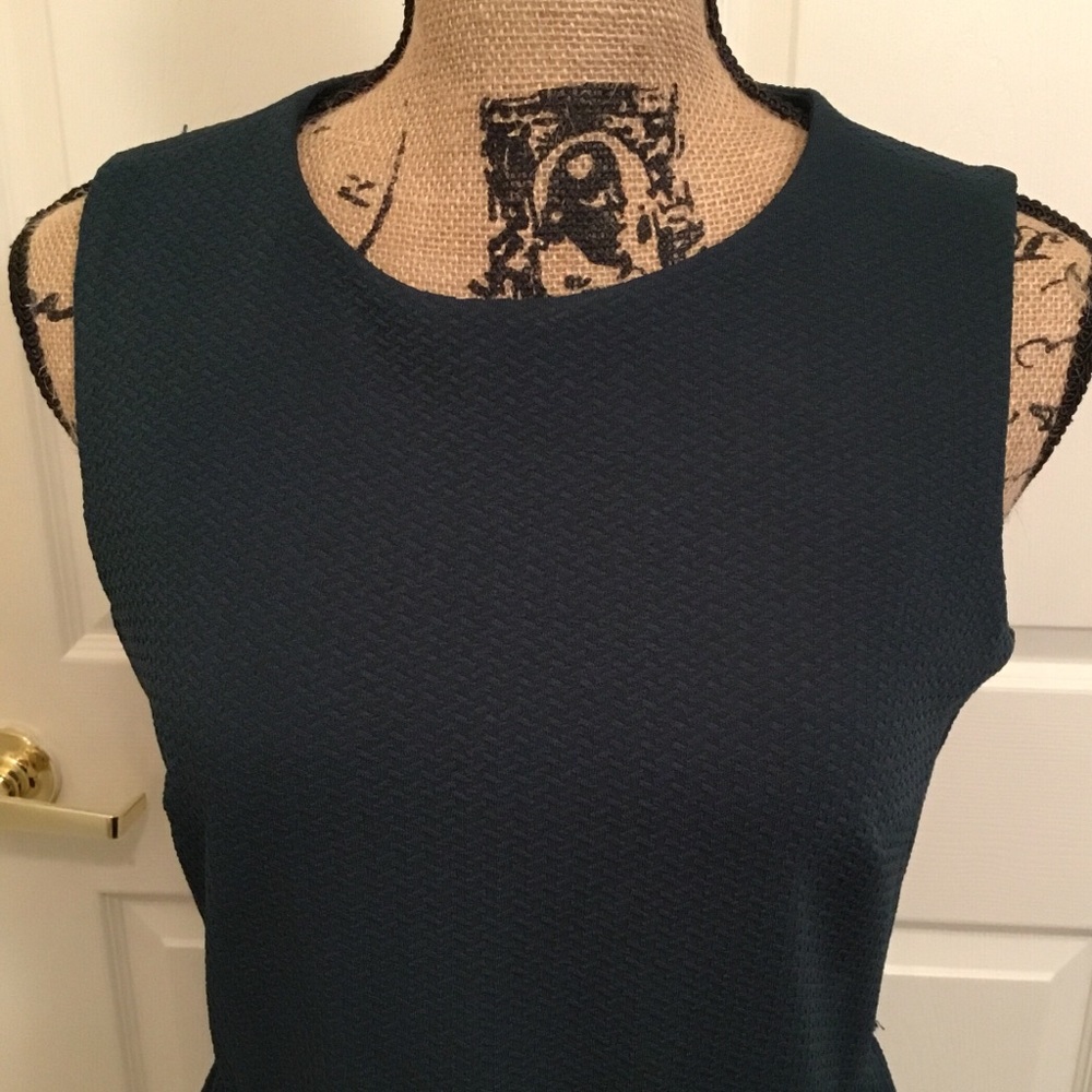Super Cute Dress by Daisy Fuentes - Picture 2 of 2